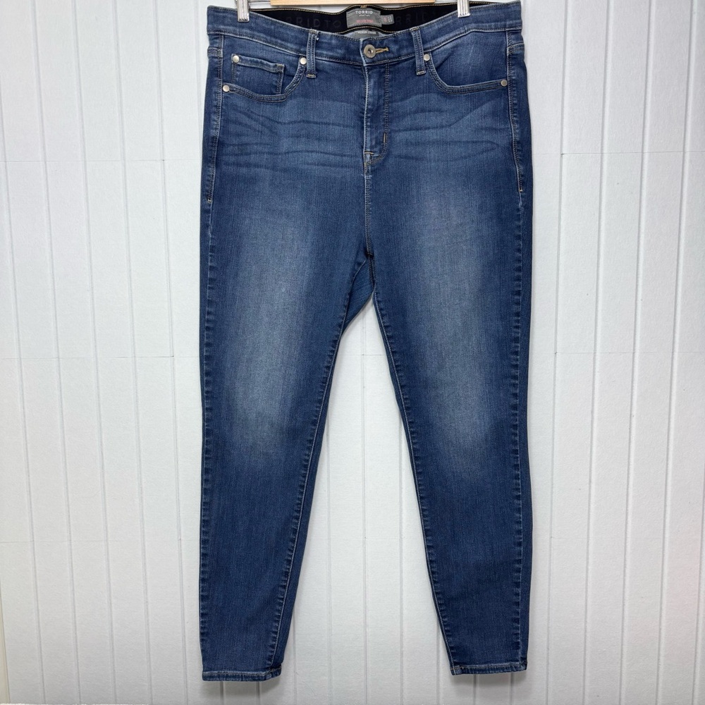 Torrid Feel the Fit Ski Hight skinny Blue Denim Stretch Jeans Size 18R